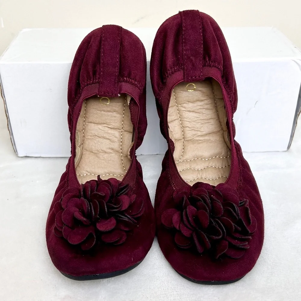 Ollio Burgundy Faux Suede Decorative Flower Slip On Comfort Ballet Flat Size 8 - Picture 4 of 9